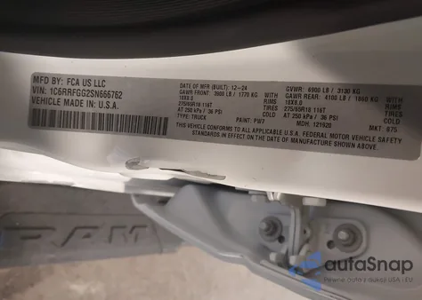 2025 Ram 1500 Tradesman 4X4 5'7 Box из США, поврежденный, VIN 1C6RRFGG2SN666762